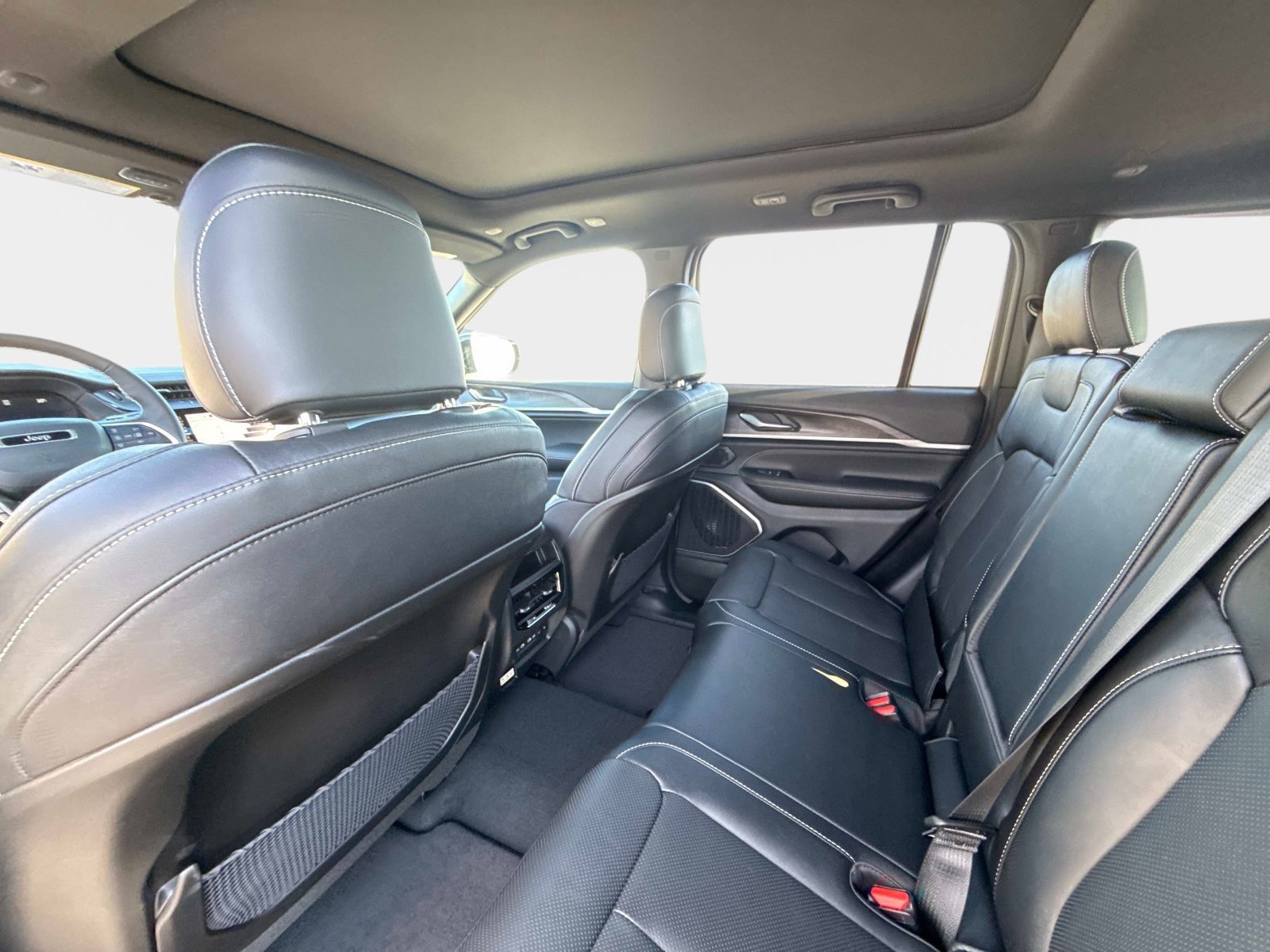 New 2026 Jeep Grand Cherokee Limited AWD/4WD image 19