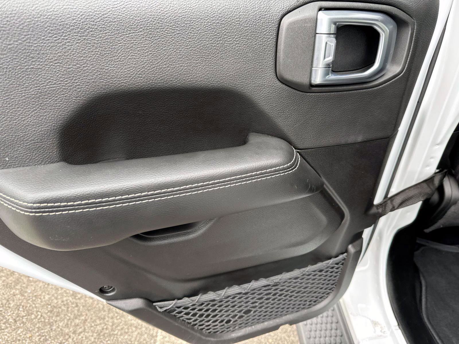 Used 2022 Jeep Wrangler Unlimited Sahara w/ Cold Weather Group image 8