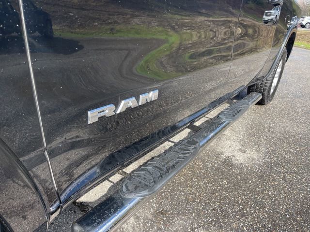 Used 2022 RAM 1500 Laramie AWD/4WD image 11