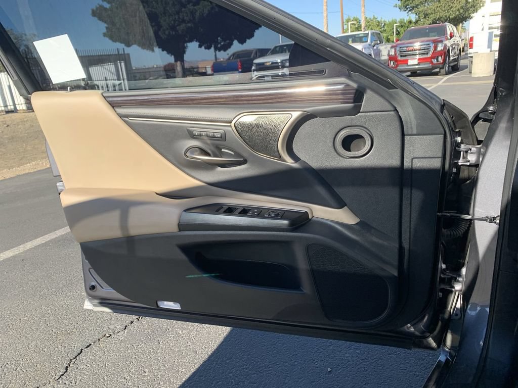 Used 2019 Lexus ES 350 w/ Premium Package FWD image 21