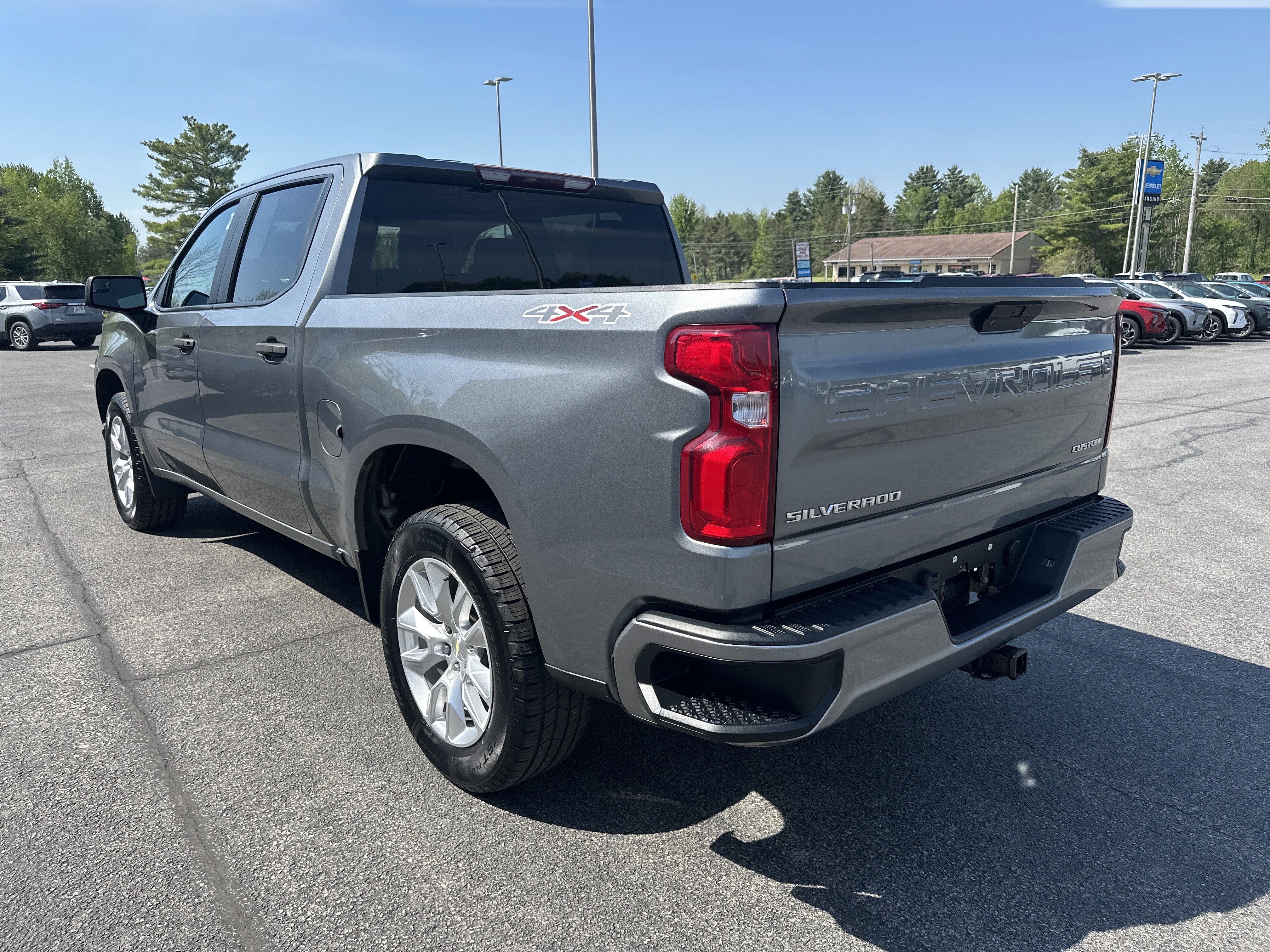 Certified 2019 Chevrolet Silverado 1500 Custom w/ Custom Convenience Package AWD/4WD image 4