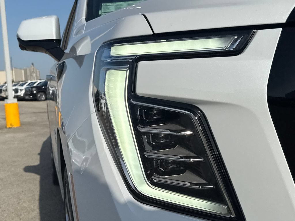 New 2026 GMC Yukon Denali Ultimate AWD/4WD image 12