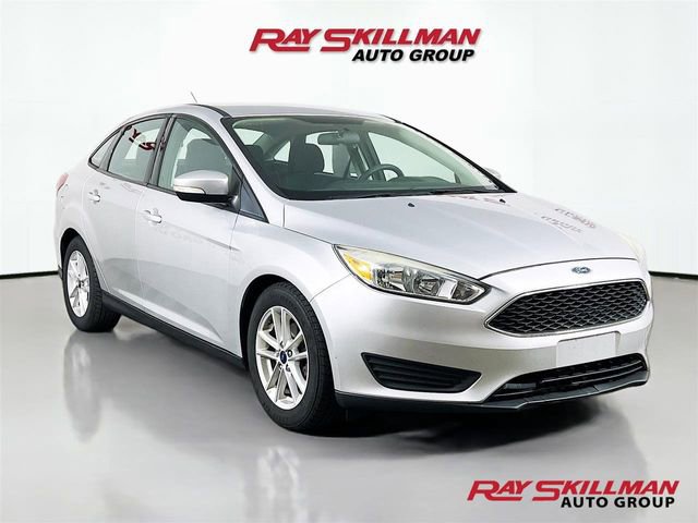 Used 2017 Ford Focus SE FWD image 1