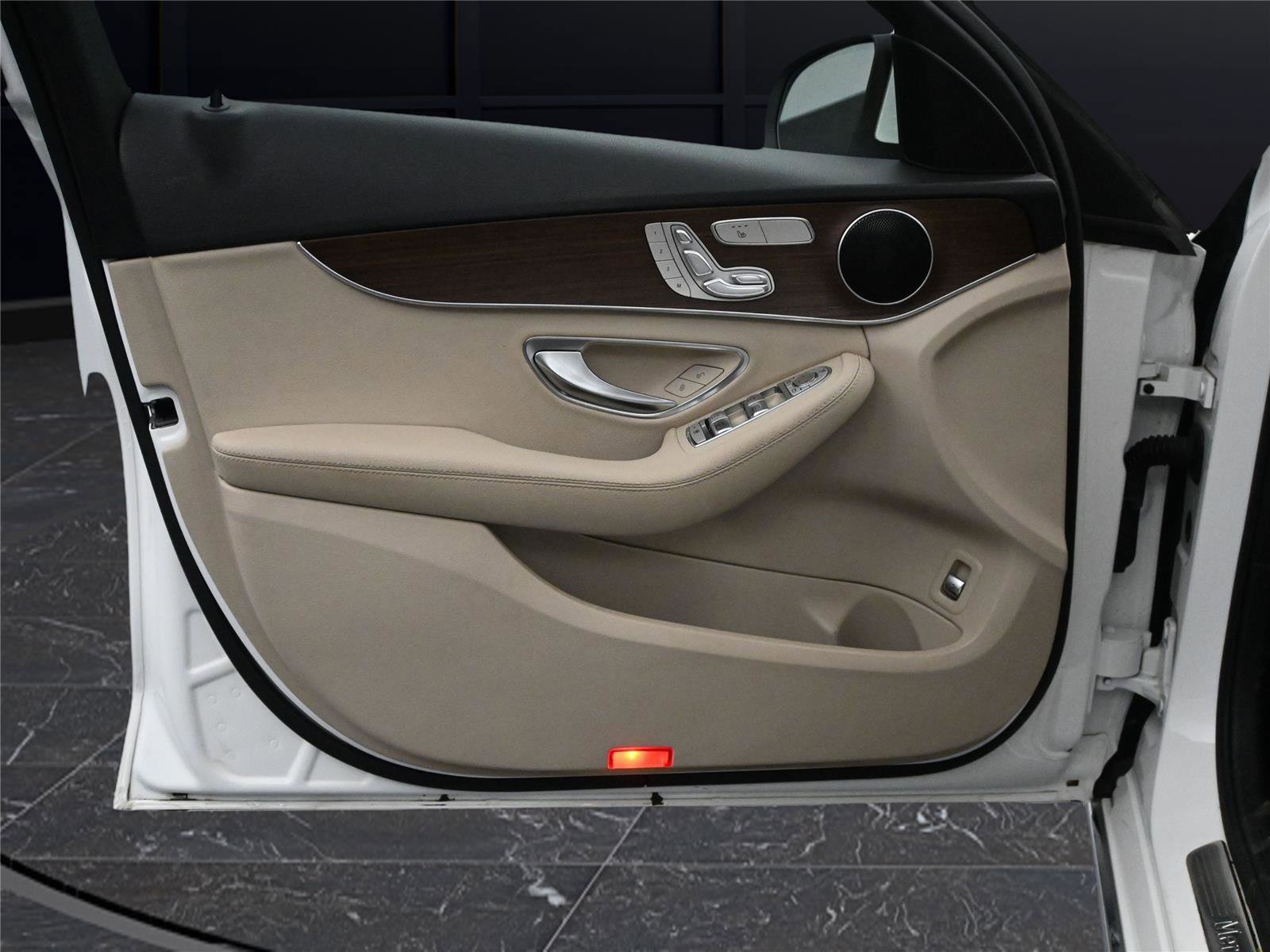 Used 2020 Mercedes-Benz C 300 4MATIC Sedan image 9