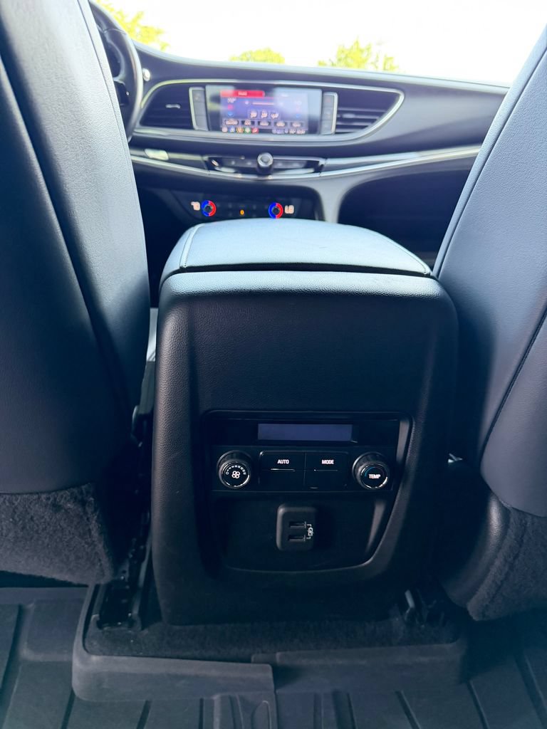 Used 2024 Buick Enclave Essence FWD image 21