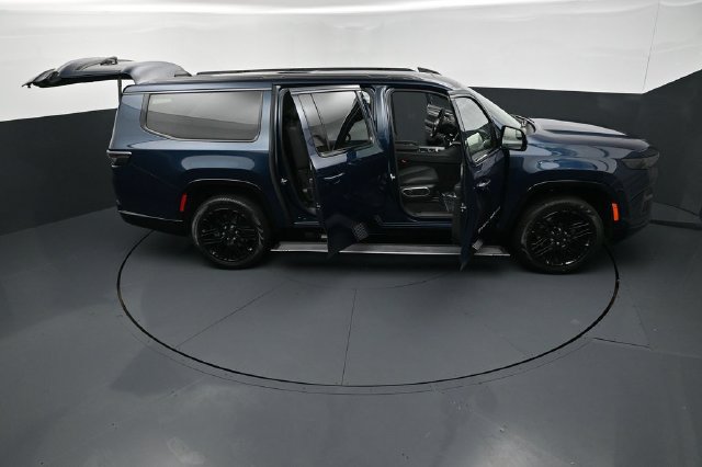 New 2026 Jeep Grand Wagoneer L Limited AWD/4WD image 30