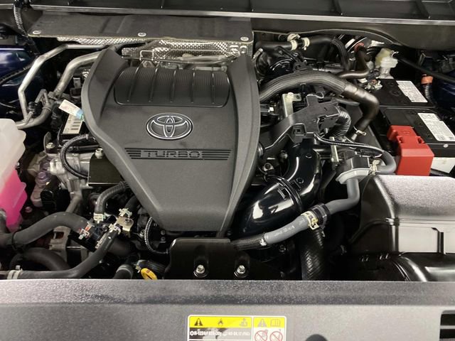 Used 2024 Toyota Highlander XLE AWD/4WD image 32