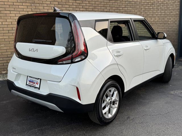 Used 2024 Kia Soul LX w/ Option Group 015 FWD image 23