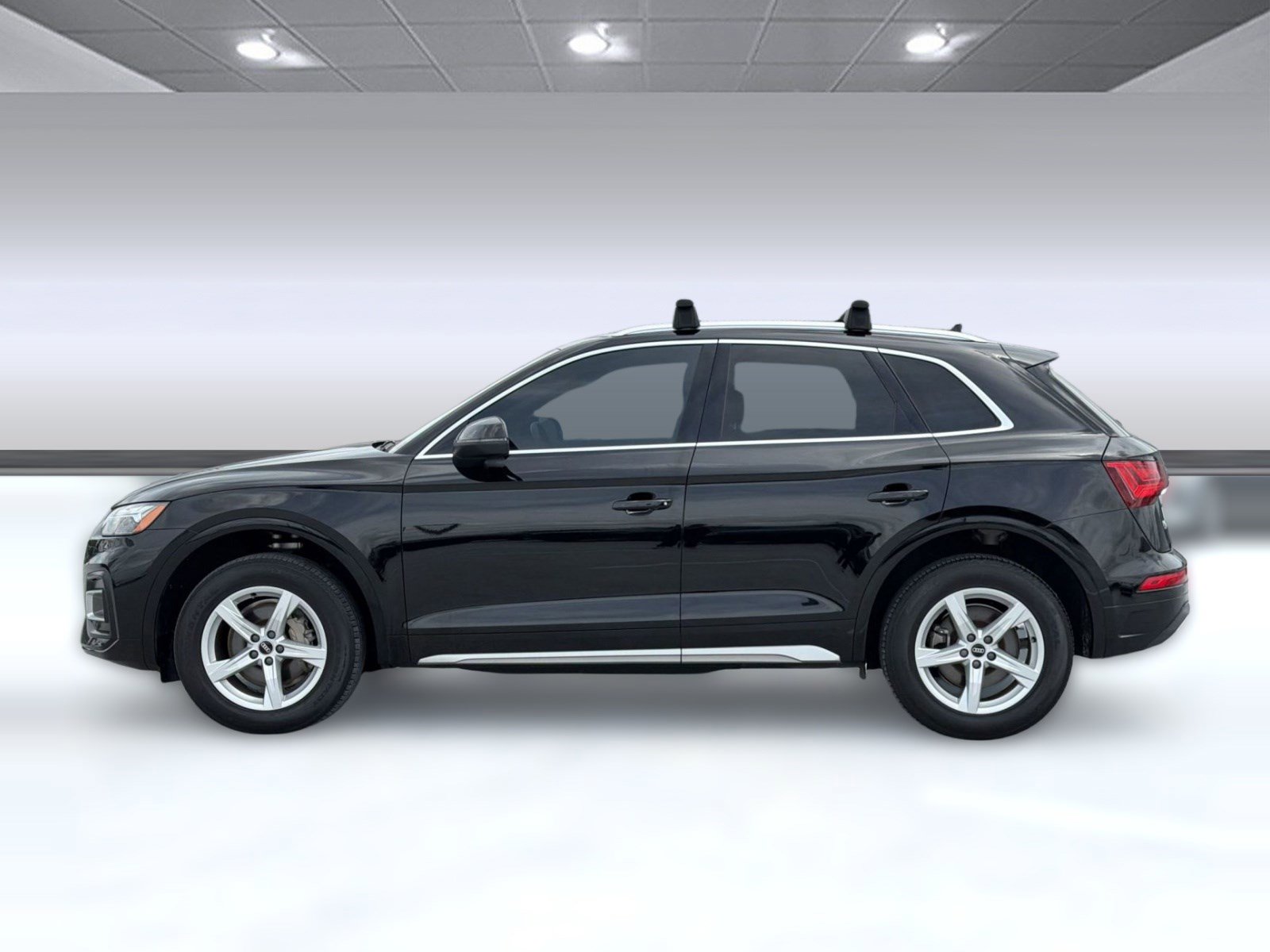 Certified 2023 Audi Q5 2.0T Premium w/ Convenience Package image 2