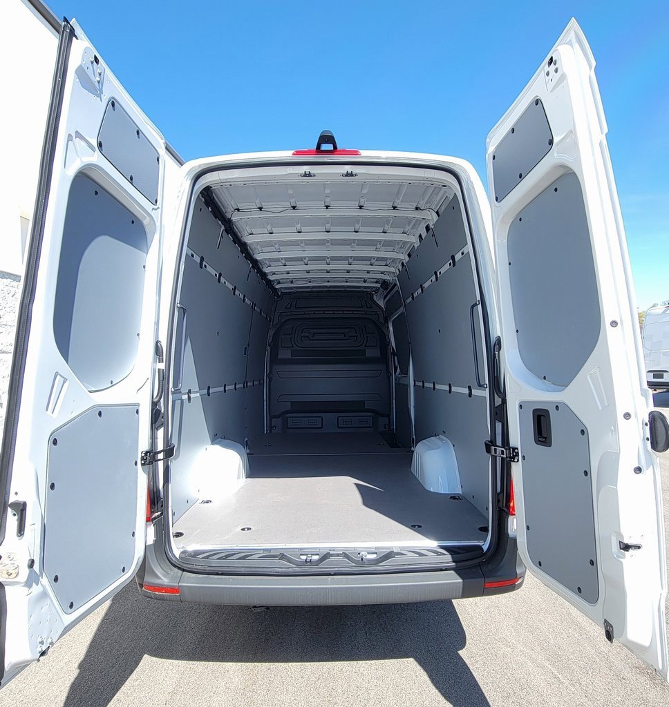 New 2025 Mercedes-Benz Sprinter 2500 image 8