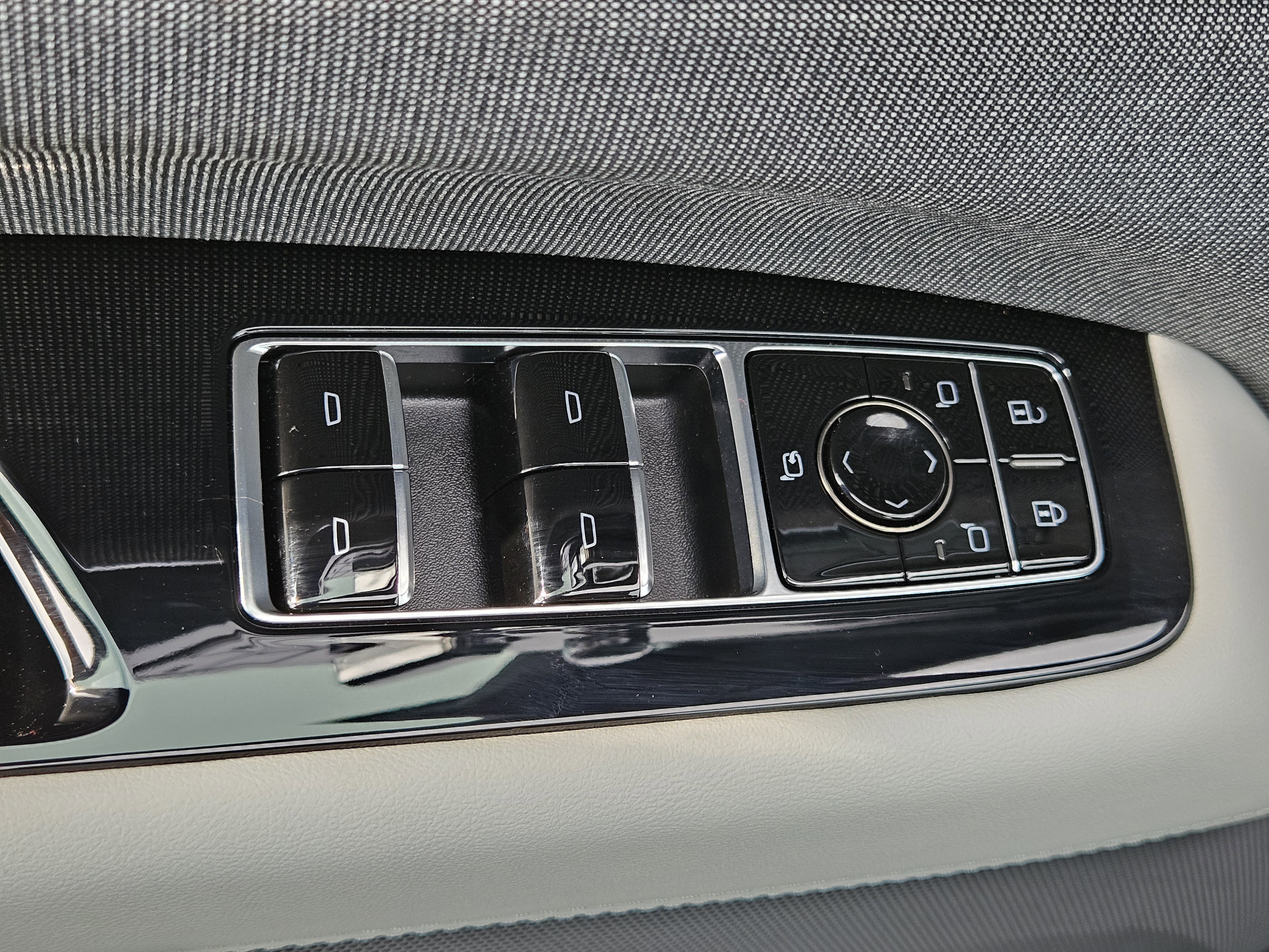 New 2025 Cadillac Lyriq Sport image 21