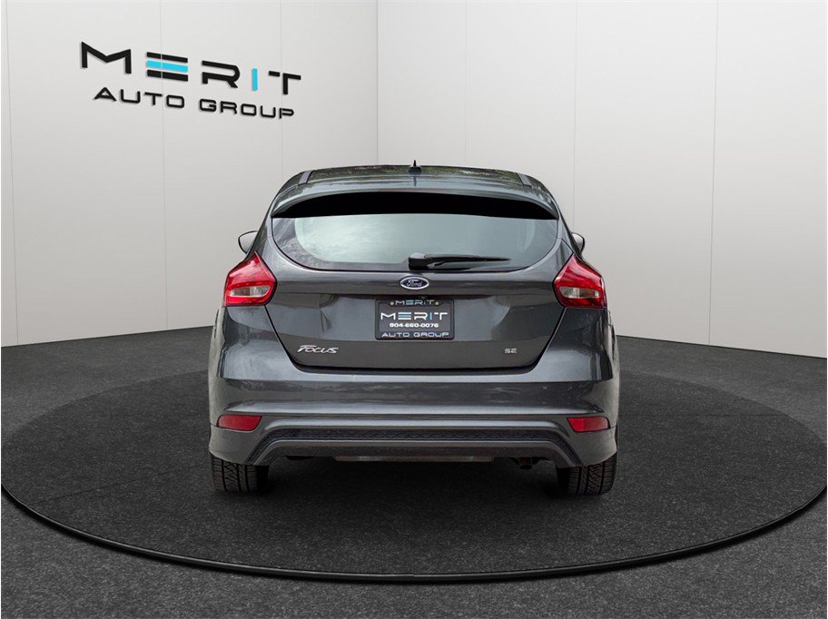 Used 2015 Ford Focus SE w/ SE Sport Package FWD image 8