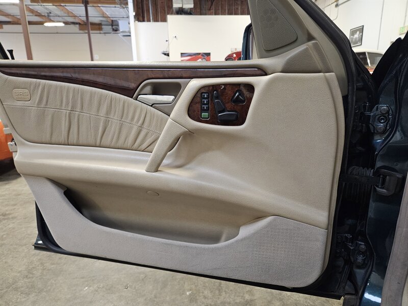 Used 1998 Mercedes-Benz E 320 Sedan image 35