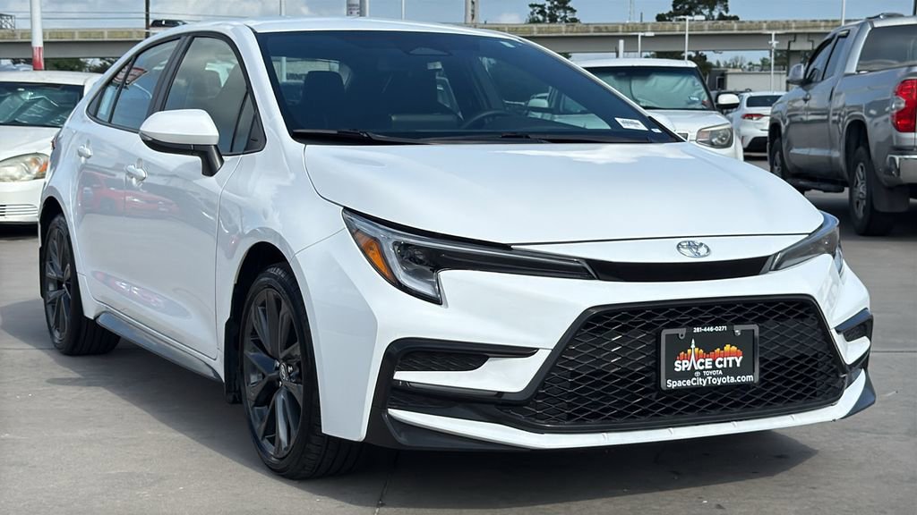 Used 2025 Toyota Corolla SE image 7