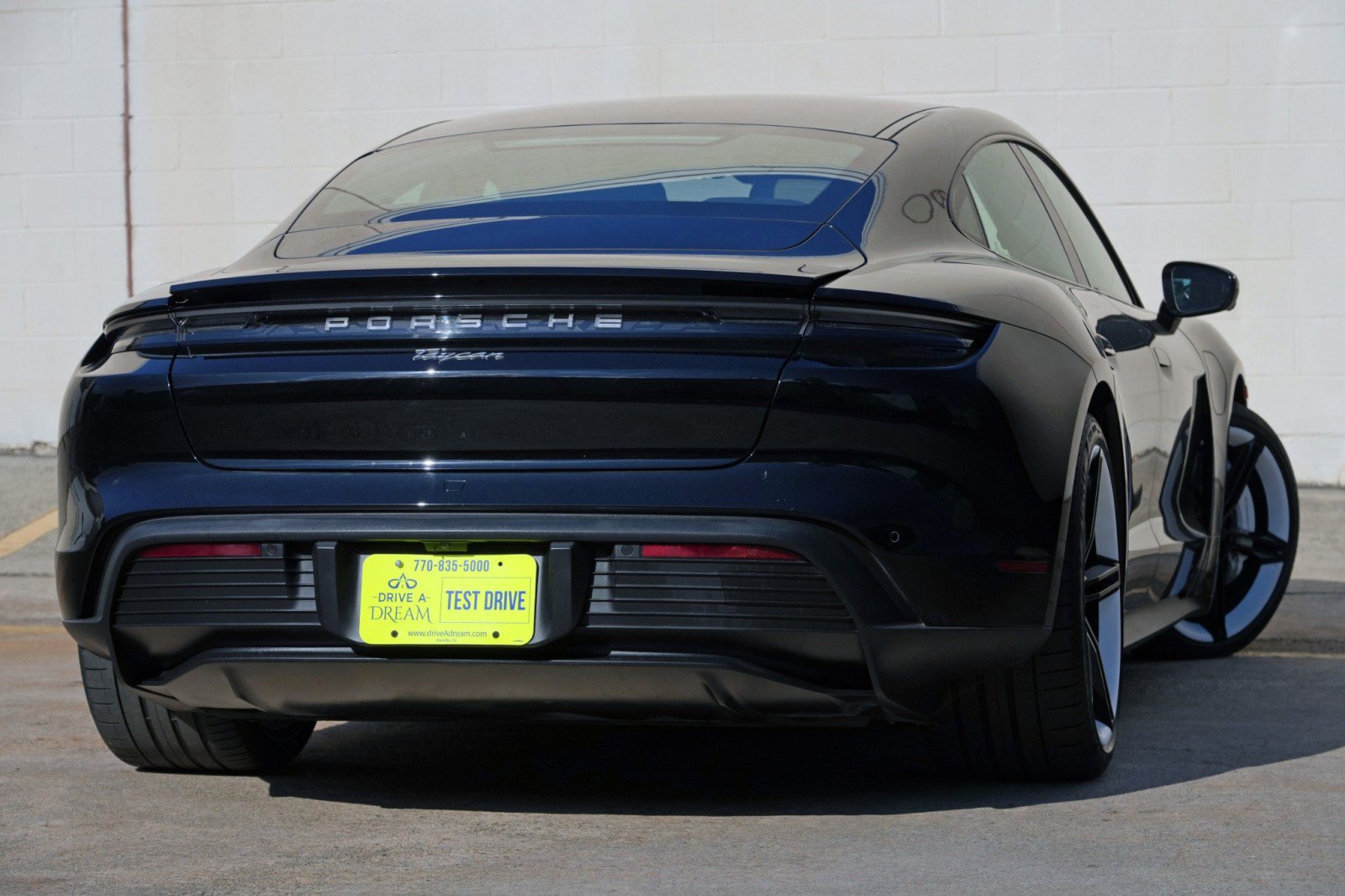 Used 2022 Porsche Taycan RWD image 5