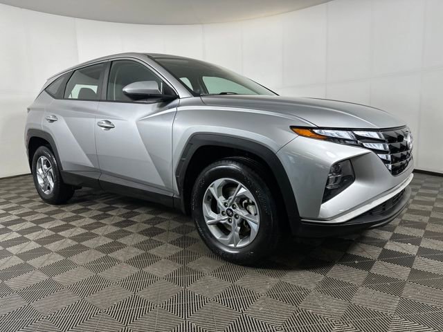 Certified 2023 Hyundai Tucson SE image 2