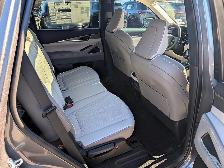 New 2026 INFINITI QX60 Luxe image 21