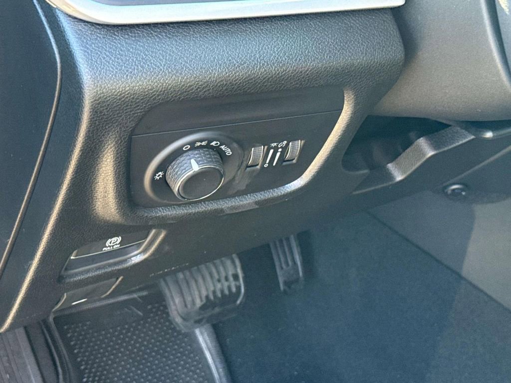 New 2025 Jeep Grand Cherokee Laredo X RWD image 24