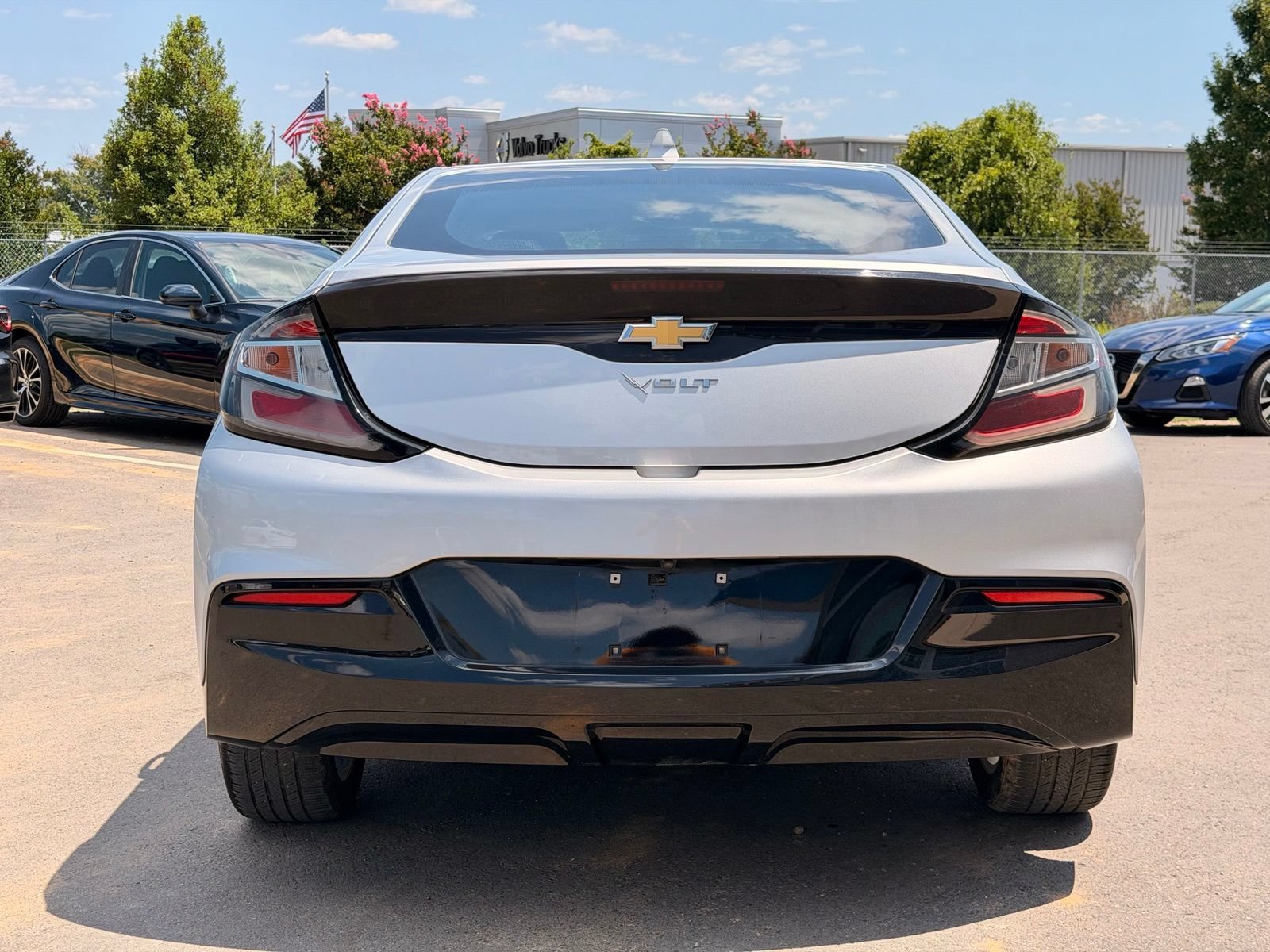 Used 2017 Chevrolet Volt LT w/ Comfort Package FWD image 12