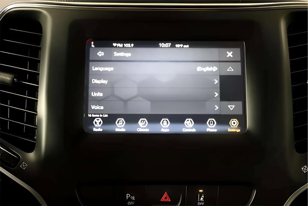 Used 2021 Jeep Cherokee Latitude Plus FWD image 17