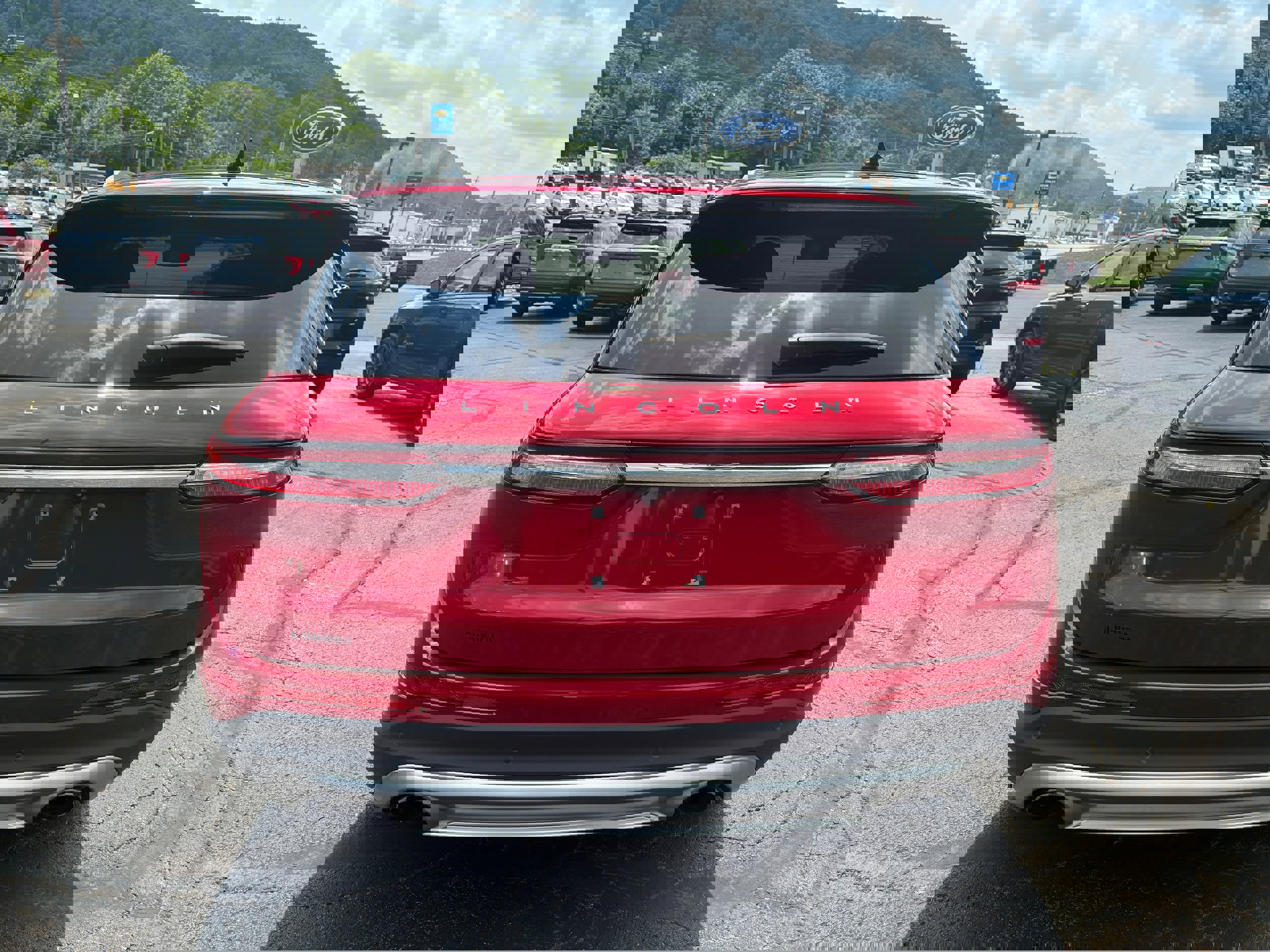 Used 2022 Lincoln Corsair AWD w/ Premium Package image 5