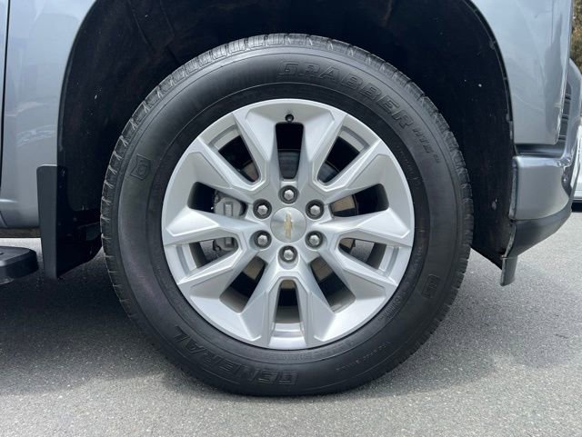 Used 2020 Chevrolet Silverado 1500 Custom w/ Custom Value Package AWD/4WD image 4