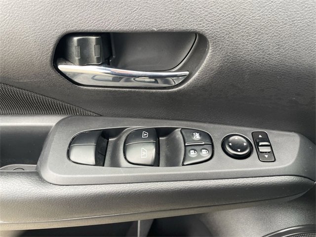 Used 2023 Nissan Kicks SV image 23