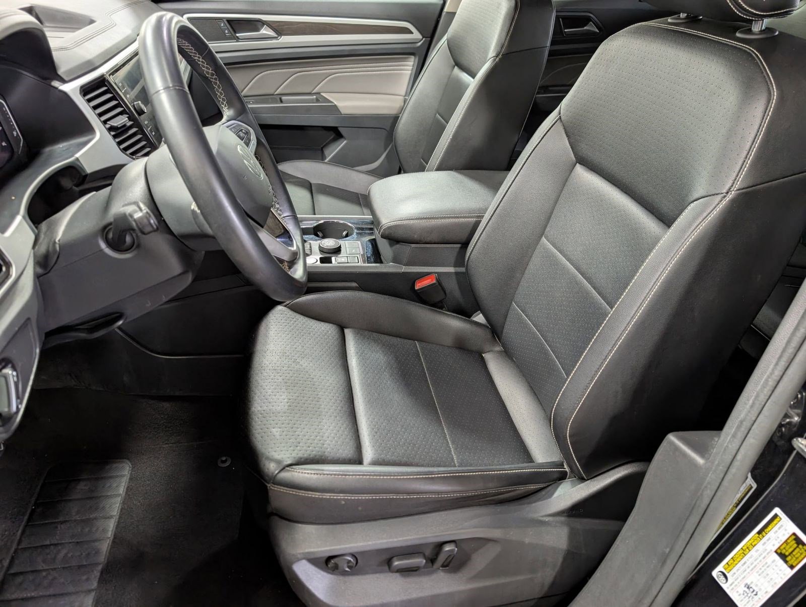 Used 2022 Volkswagen Atlas SE w/ Black Wheel Package image 5