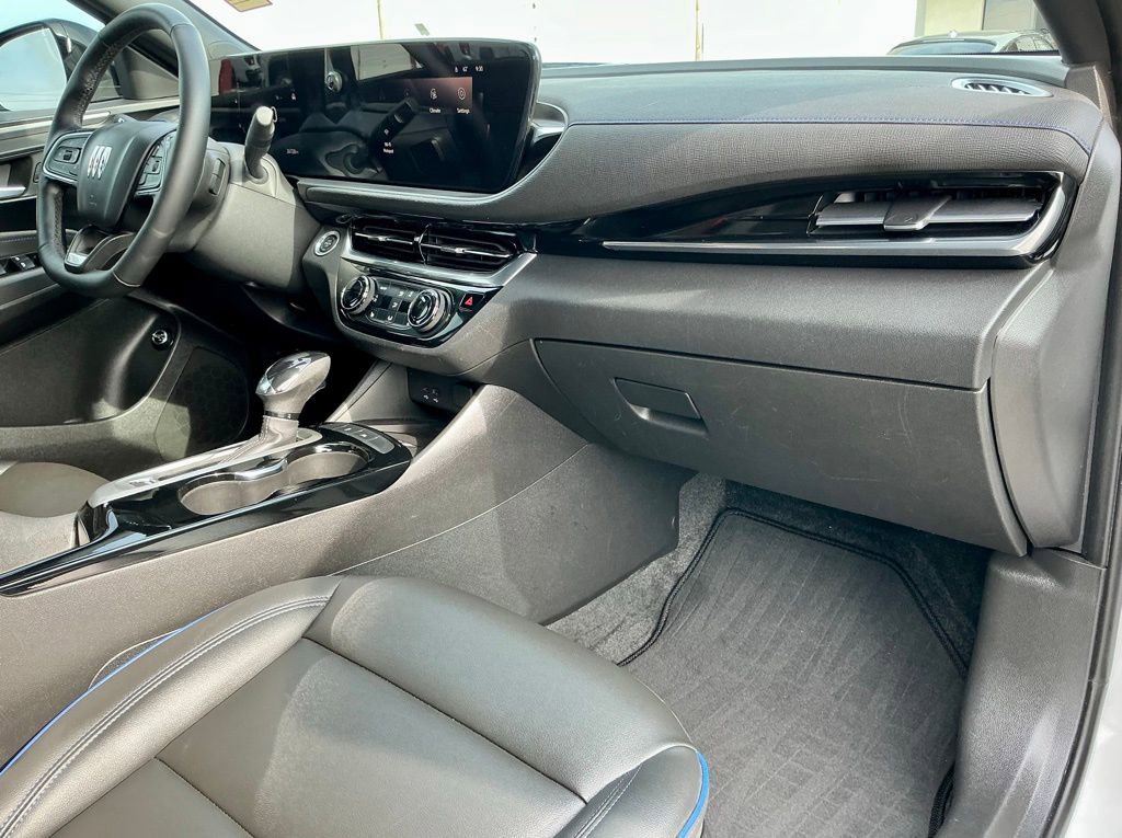 Used 2024 Buick Envista Sport Touring w/ Convenience I Package FWD image 26