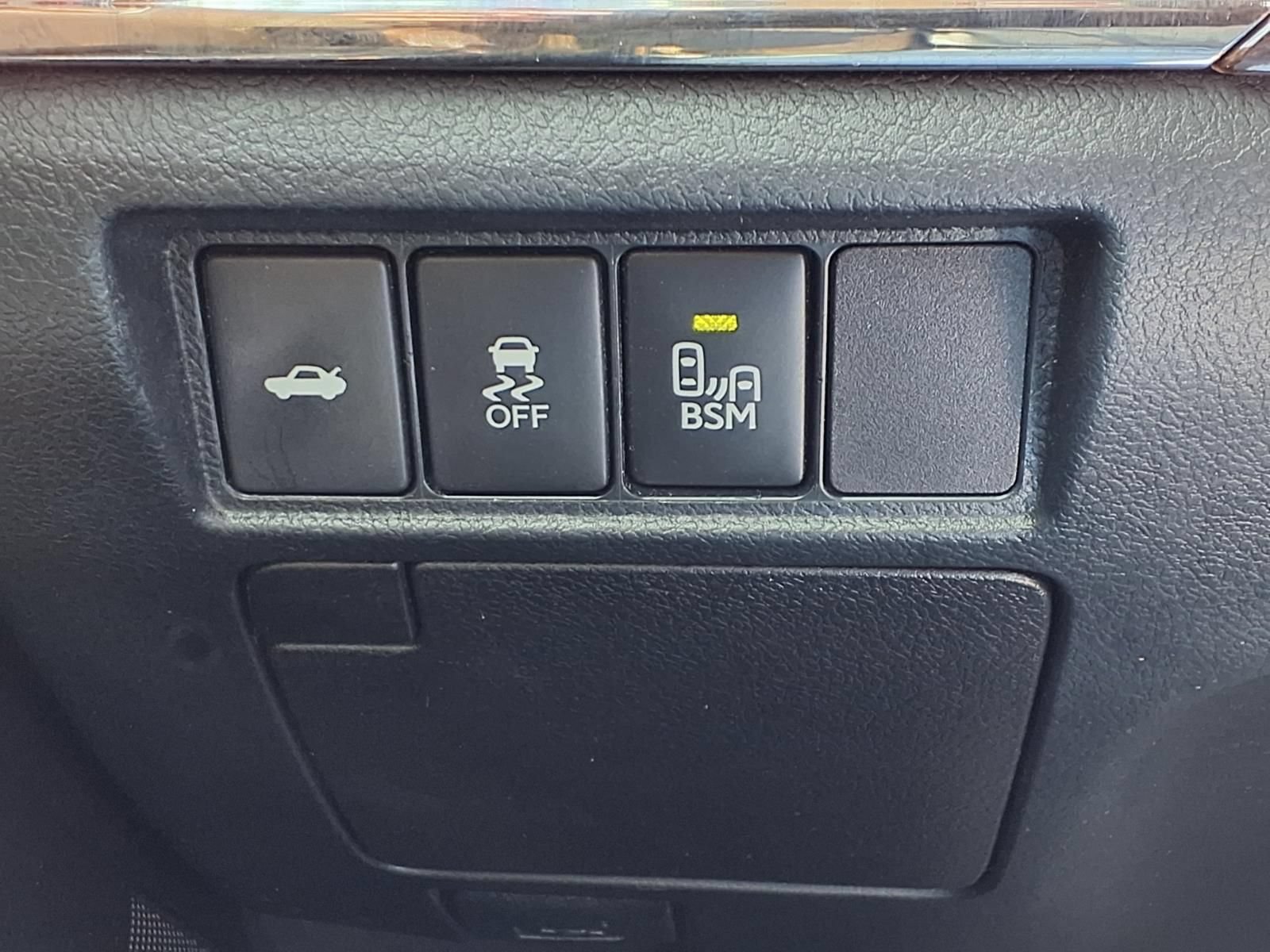 Used 2014 Toyota Avalon XLE Touring FWD image 24