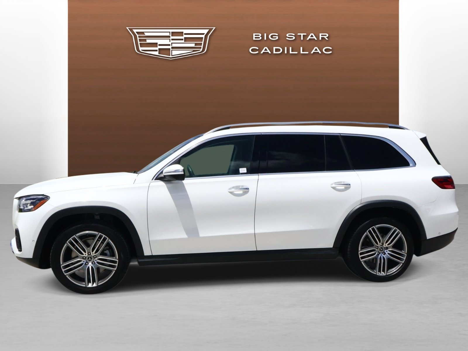 Used 2026 Mercedes-Benz GLS 450 4MATIC image 2