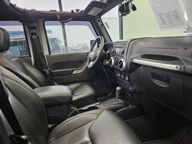 Used 2016 Jeep Wrangler Unlimited Rubicon AWD/4WD image 13