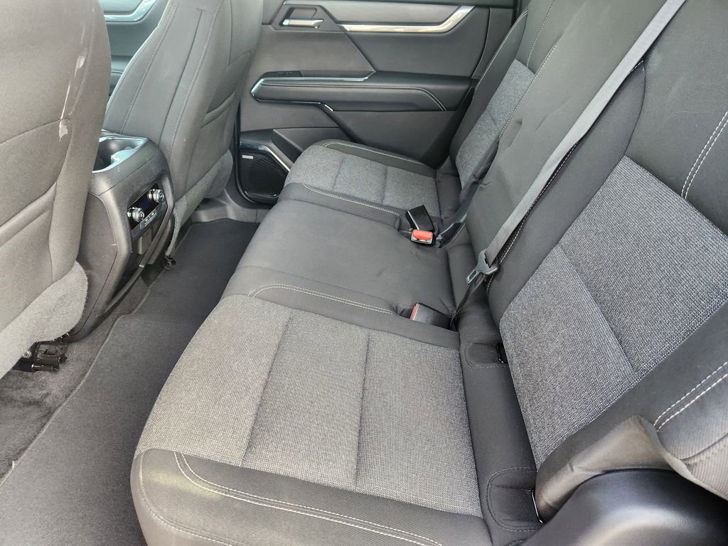 Used 2025 GMC Acadia Elevation image 29