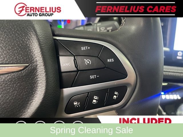Used 2023 Chrysler Pacifica Limited FWD image 44