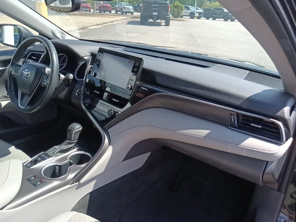 Used 2023 Toyota Camry XLE w/ Navigation Package FWD image 33