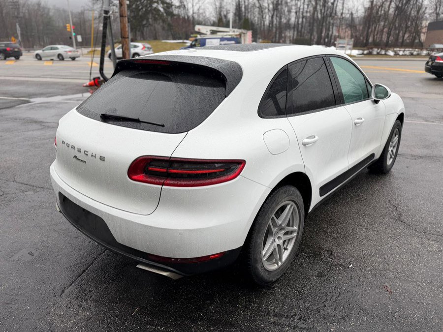 Used 2018 Porsche Macan image 11