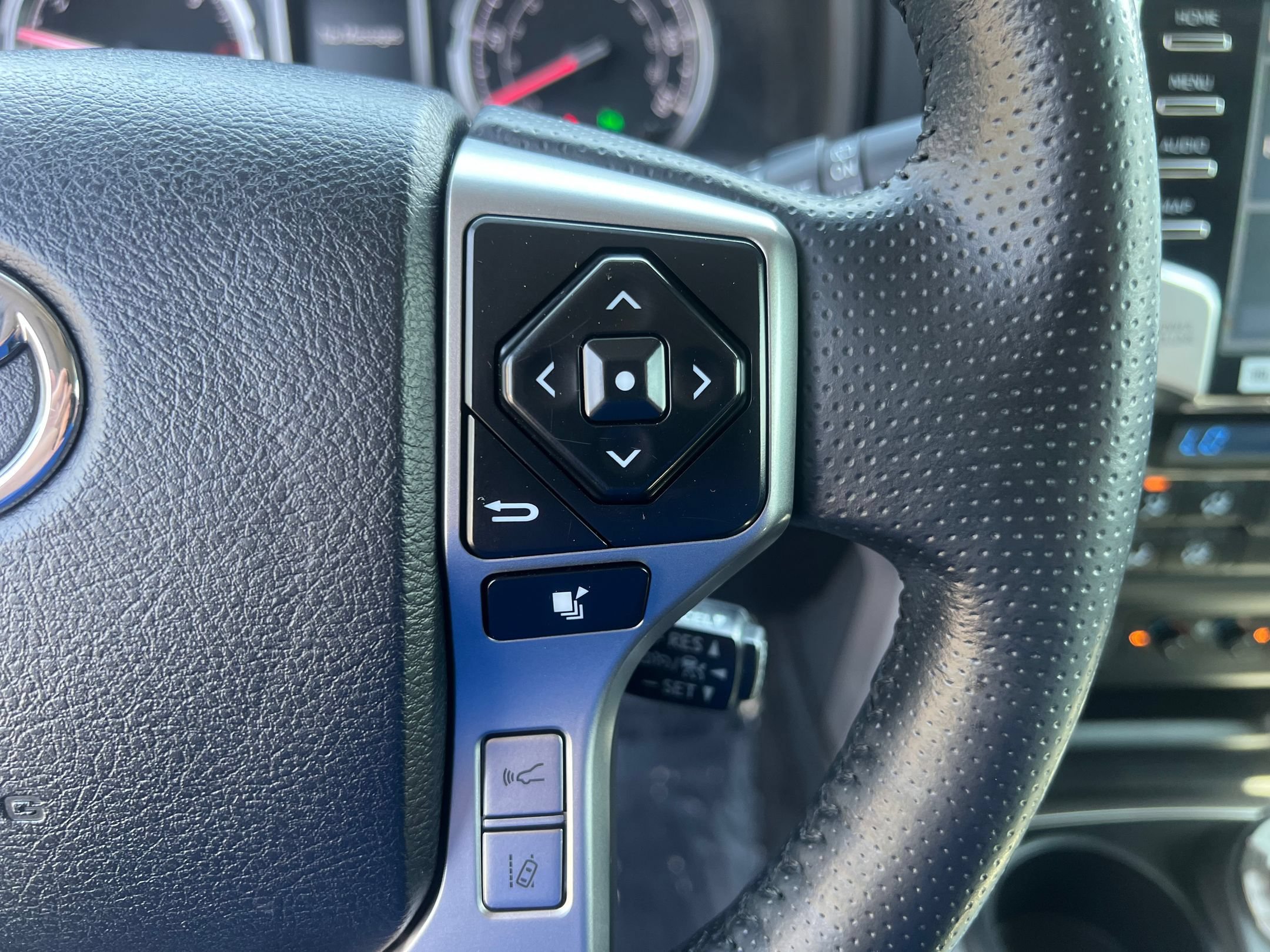 Used 2023 Toyota 4Runner Limited AWD/4WD image 14