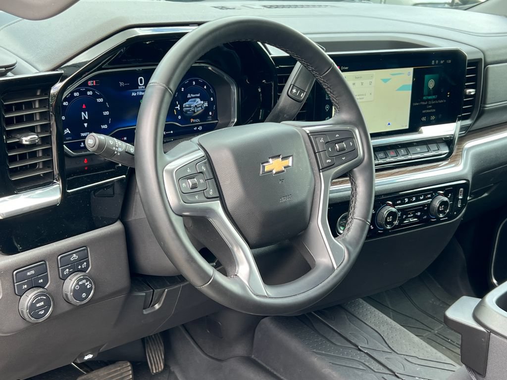 Used 2024 Chevrolet Silverado 1500 LT AWD/4WD image 16