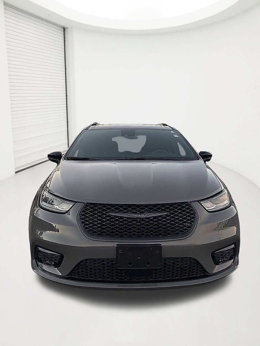 Used 2023 Chrysler Pacifica Limited w/ S Appearance Package image 8