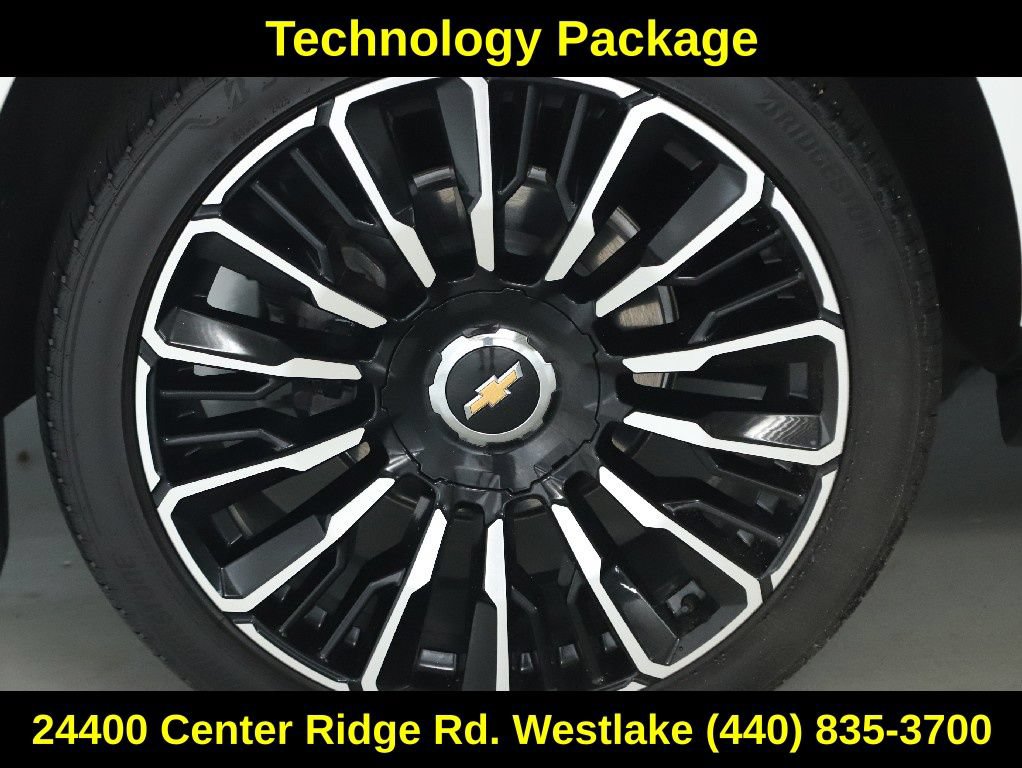 Used 2025 Chevrolet Tahoe High Country AWD/4WD image 12