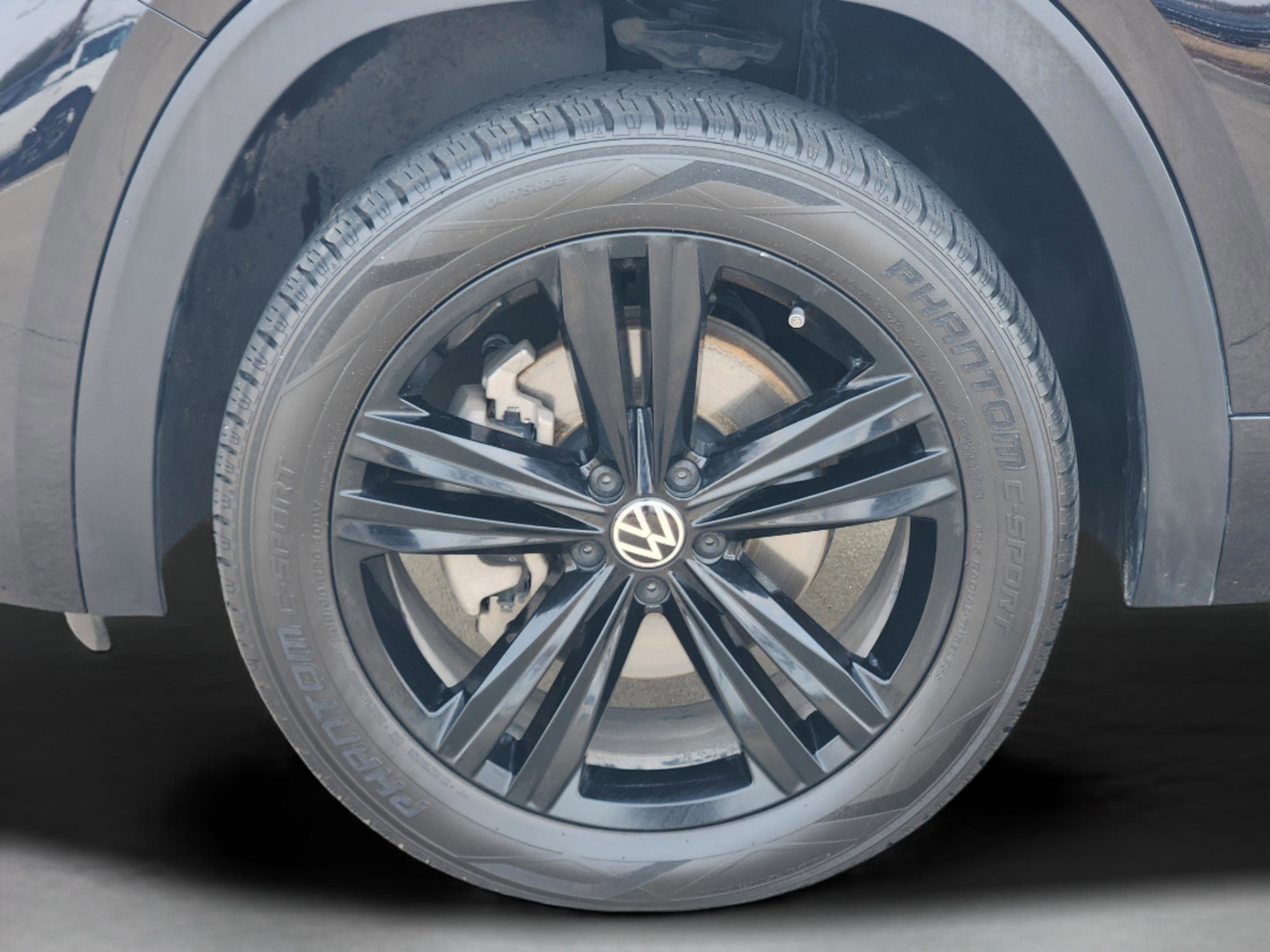 Used 2023 Volkswagen Atlas SEL R-Line image 45