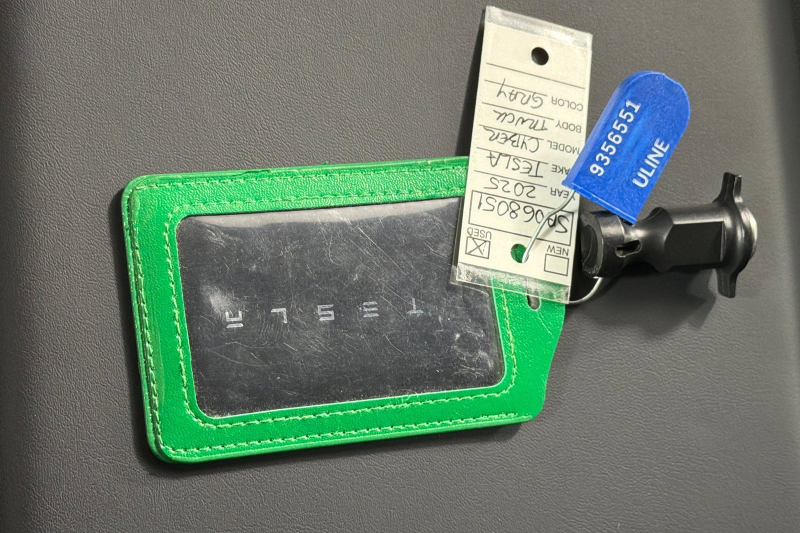 Used 2025 Tesla Cybertruck AWD Crew Cab image 23