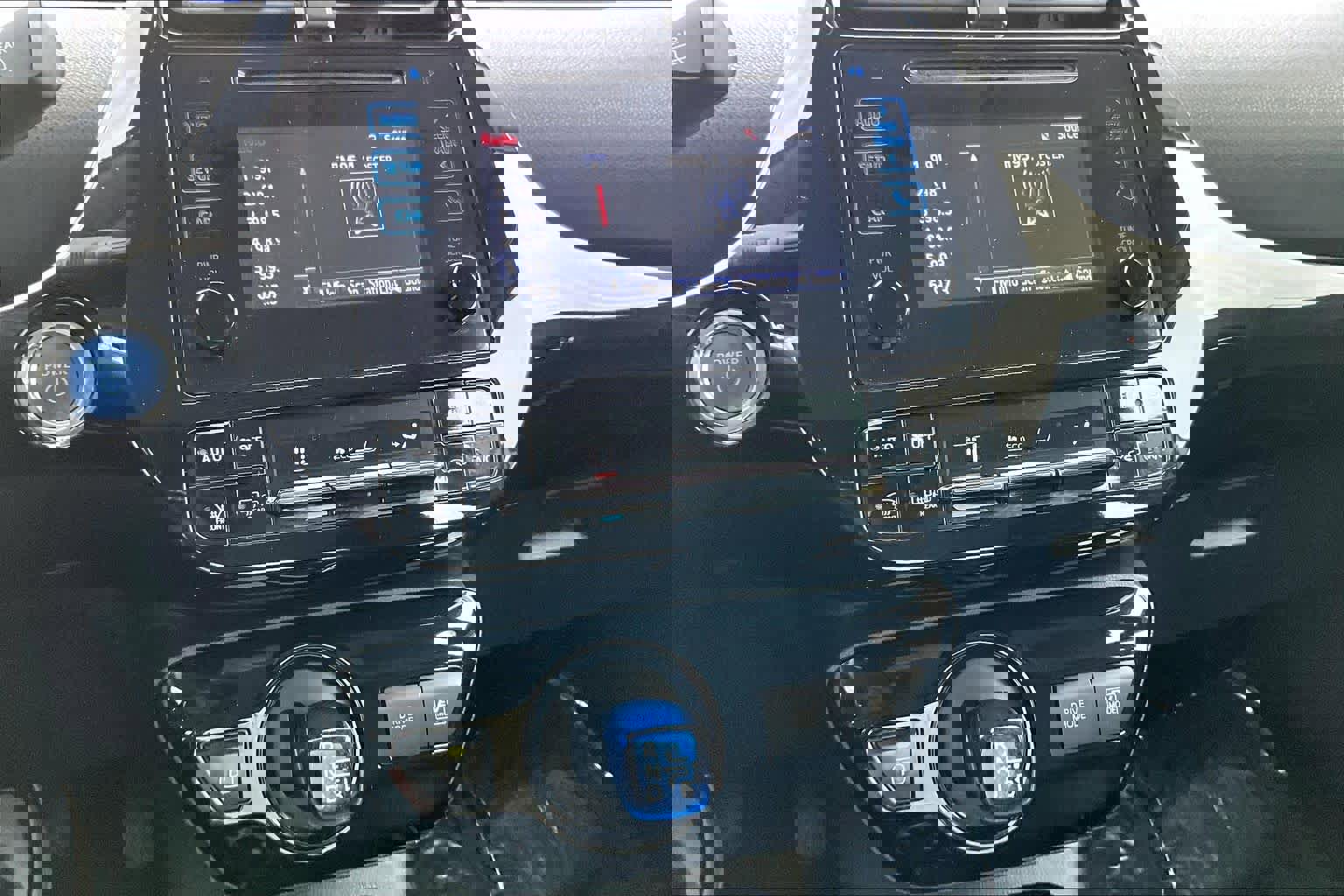 Used 2019 Toyota Prius LE image 34