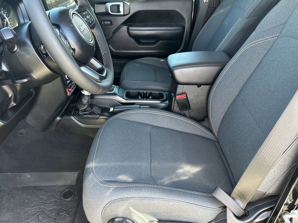 Used 2024 Jeep Gladiator Sport image 14