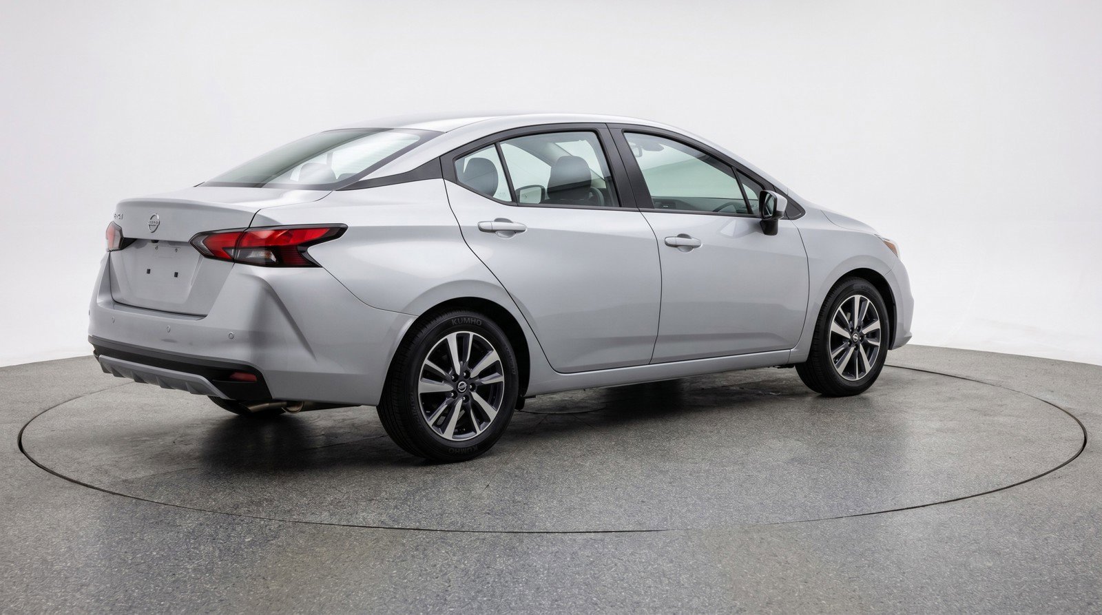 Used 2025 Nissan Versa SV FWD image 9