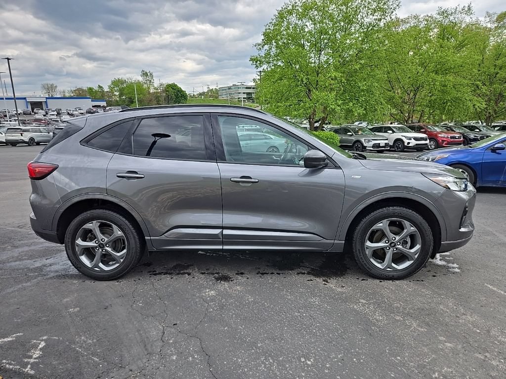 Used 2024 Ford Escape ST-Line AWD/4WD image 2