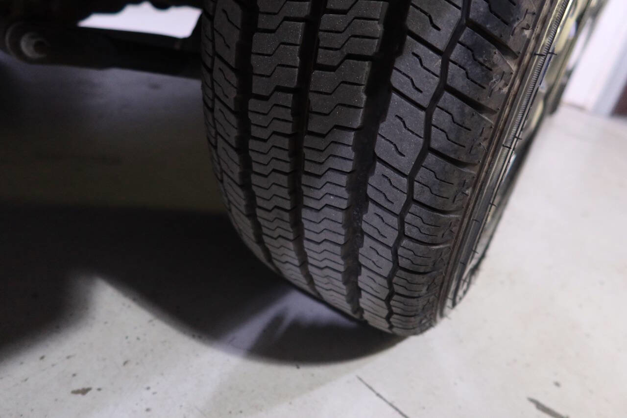 Used 2016 Ford Transit 350 XL image 41