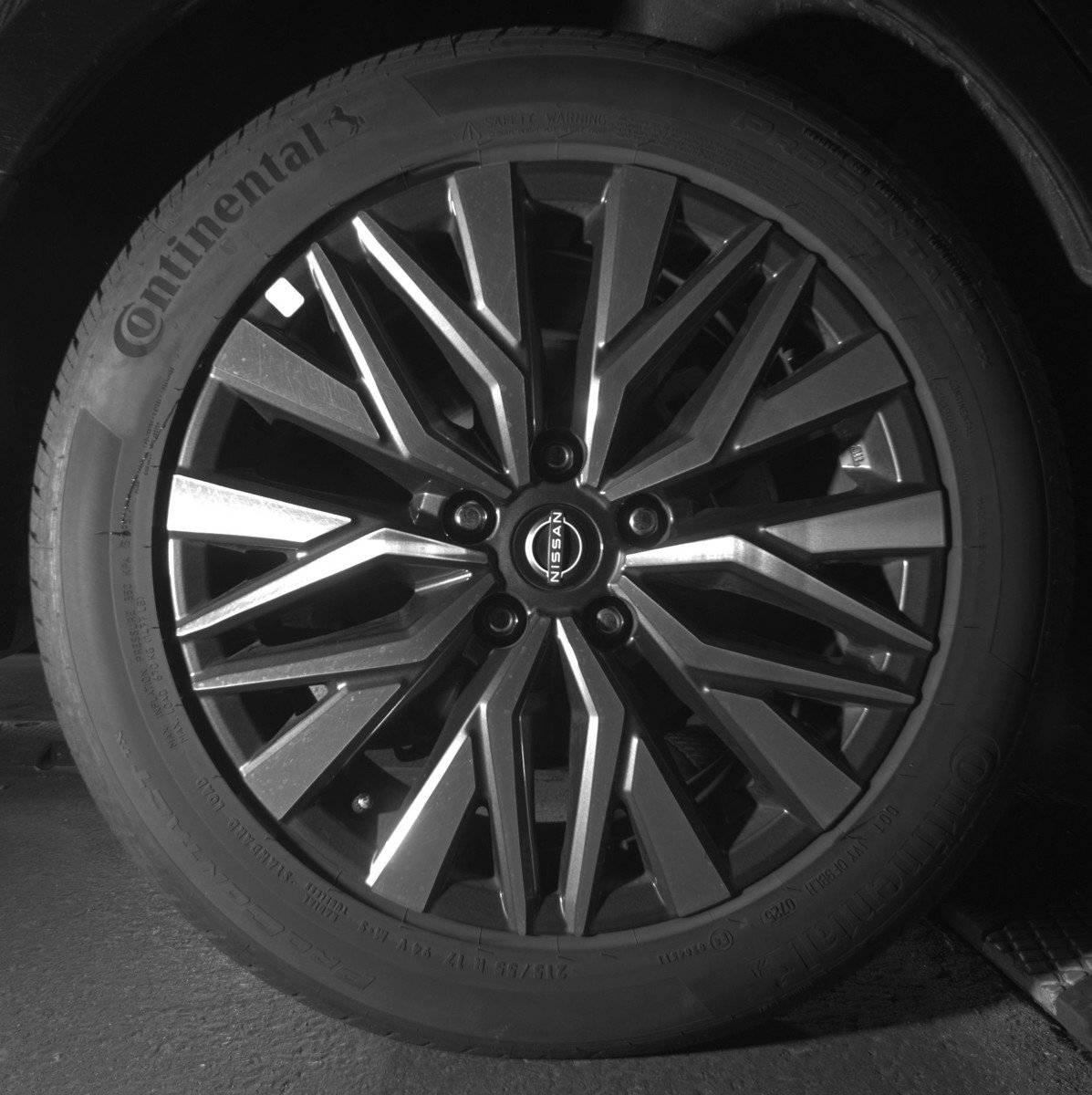 Used 2025 Nissan Altima 2.5 SV FWD image 15