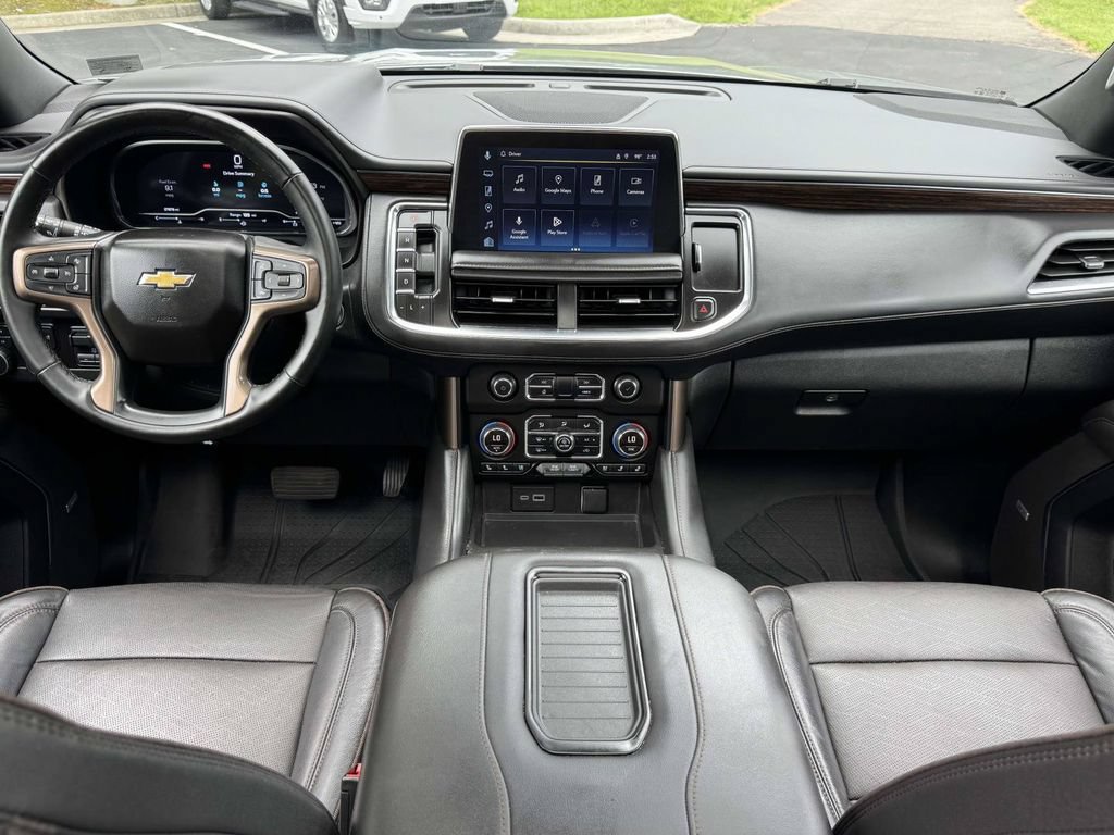 Used 2024 Chevrolet Tahoe High Country w/ Premium Package AWD/4WD image 3