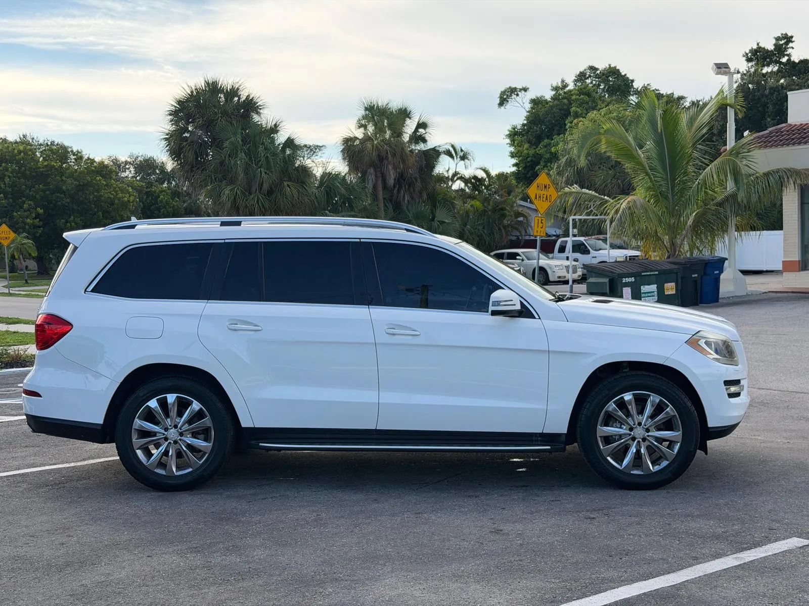 Used 2016 Mercedes-Benz GL 450 4MATIC w/ Premium I Package image 4
